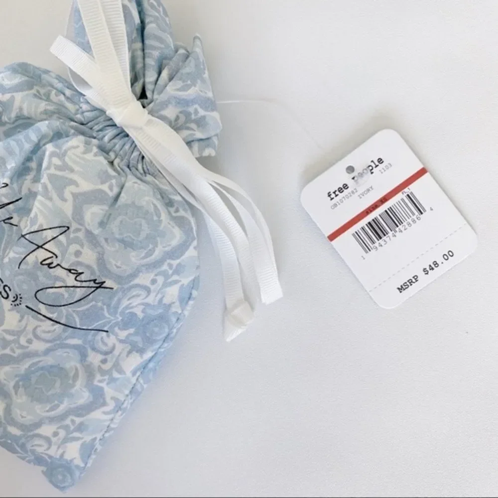 𝅺FREE People • intimates
